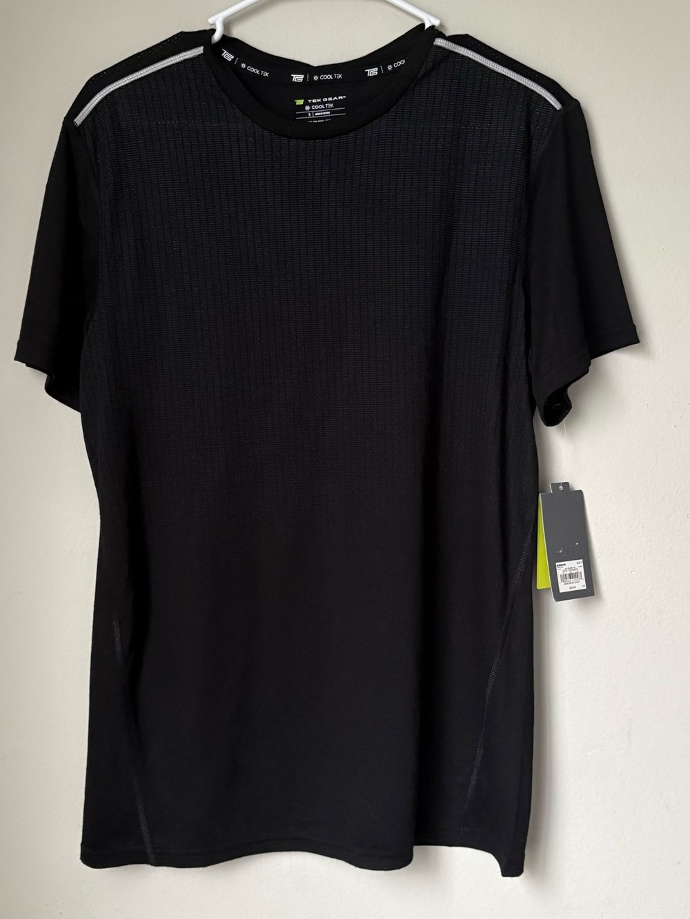 Tek Gear Cool Tek Men’s S Black Athletic T-Shirt NWT